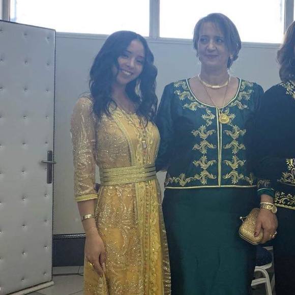 Meet your Posher, Fazia - Picture 1 of 1